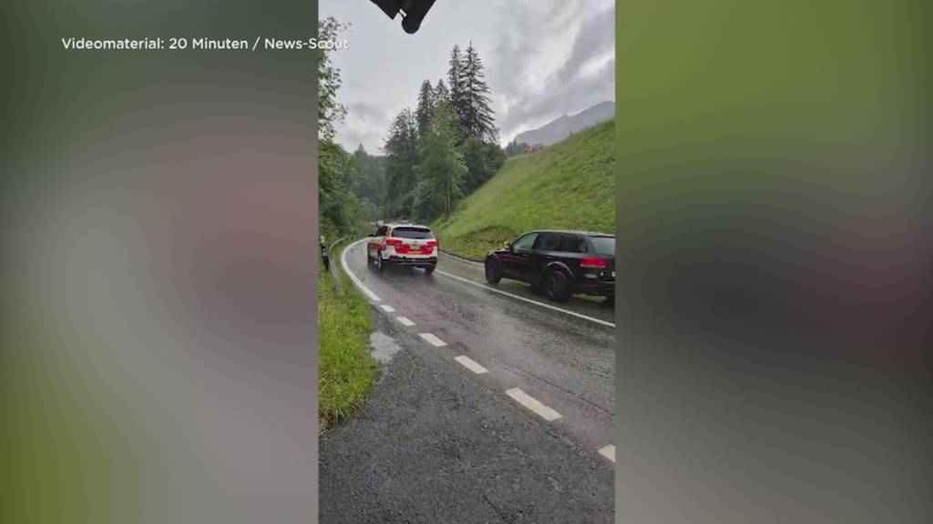 Car-Unfall in Oberwil mit 18 Verletzten