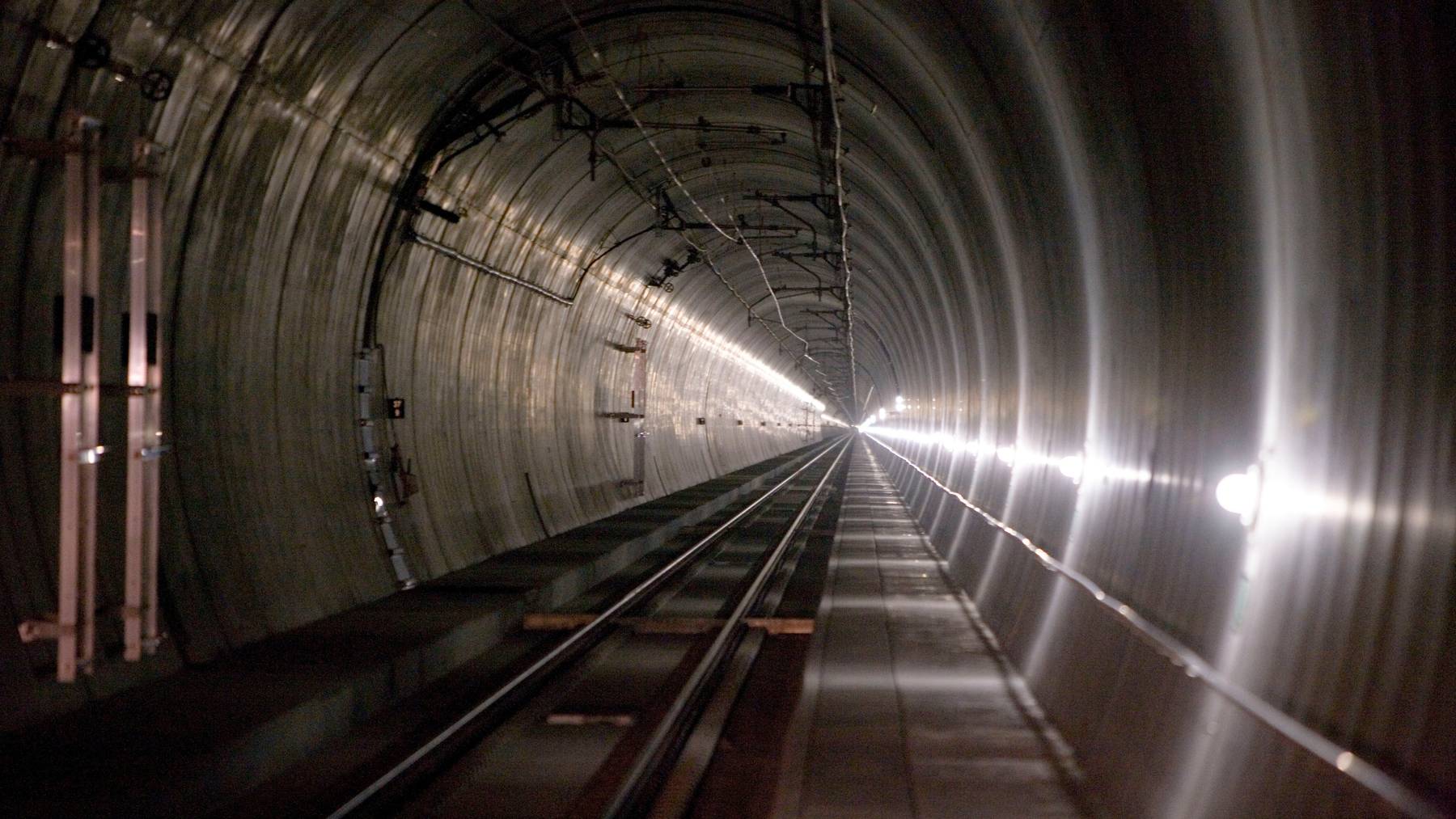  Die 150 Passagiere mussten mehrere Stunden im dunklen Tunnel ausharren. (Archivbild)