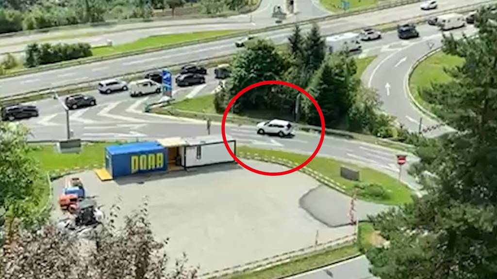 Keine Lust auf Gotthard-Stau: Hier drängelt sich ein Geisterfahrer auf die Autobahn