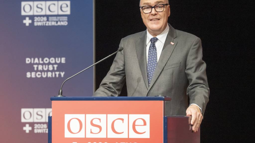 Verteidigungsminister Martin Pfister sprach an der Eröffnung der OSZE-Themenkonferenz vor den Delegierten über die Wichtigkeit von Diplomatie und Mediation für die Cybersicherheit.