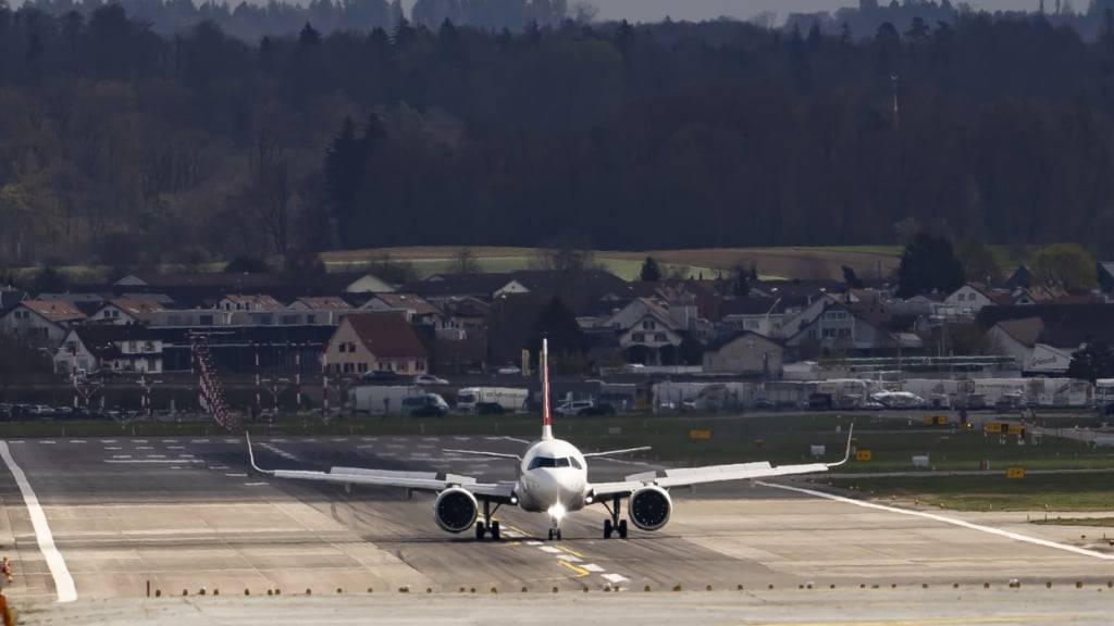 Unter anderem wurden im vergangenen Jahr 32 Prozent mehr Störungen auf der Start- oder Landebahn im Vergleich mit dem Vorjahr registriert. (Archivbild)
