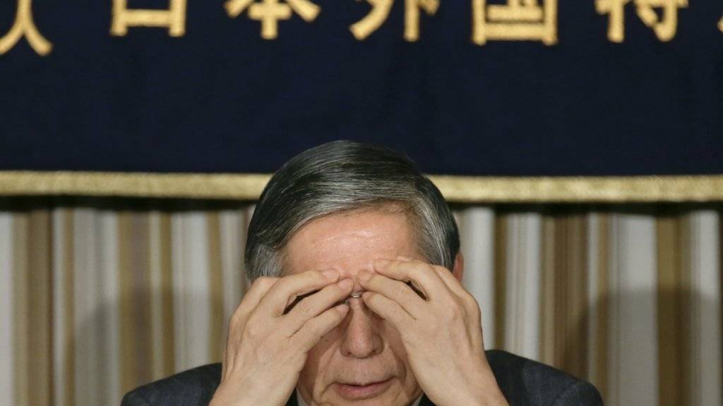 Japans Zentralbankchef Haruhiko Kuroda fährt schweres Geschützt auf: Um die Preise im Land anzutreiben, führt er - ähnlich wie die Schweizerische Nationalbank - Negativzinsen ein.