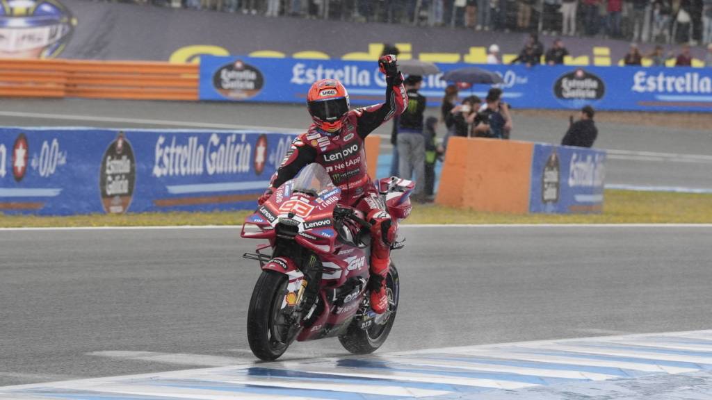 Pole-Position und Sieg trotz Sturz: Marc Marquez spielt im Regen von Jerez seine Klasse aus