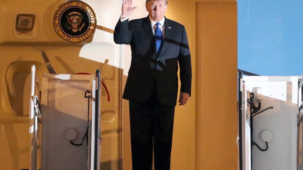 US-Präsident Donald Trump bei seiner Ankunft am Gipfelort im vietnamesischen Hanoi am Dienstag.