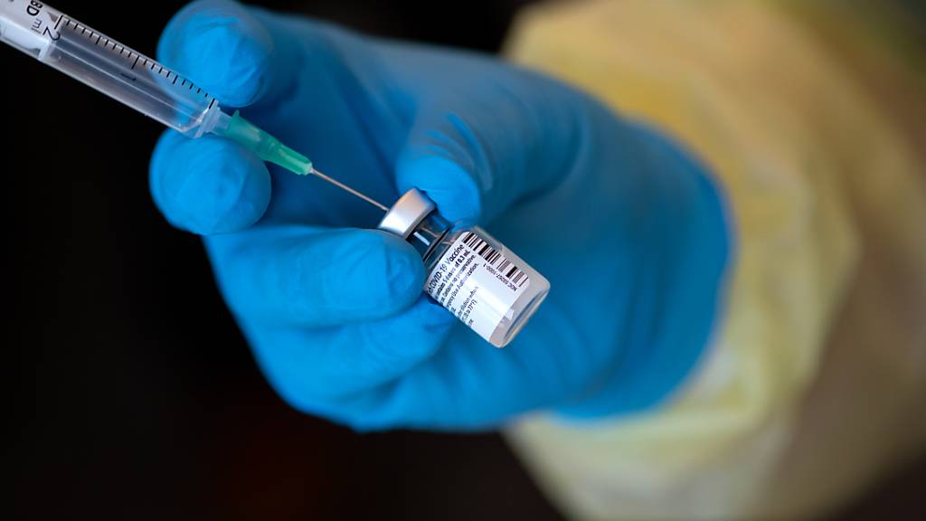 ARCHIV - Der Impfstoff von Biontech/Pfizer ist nun in Neuseeland vorläufig zugelassen worden. Foto: Sven Hoppe/dpa