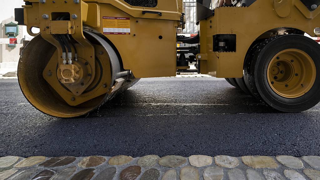 In Galgenen soll die Hauptstrasse saniert werden. (Symbolbild)