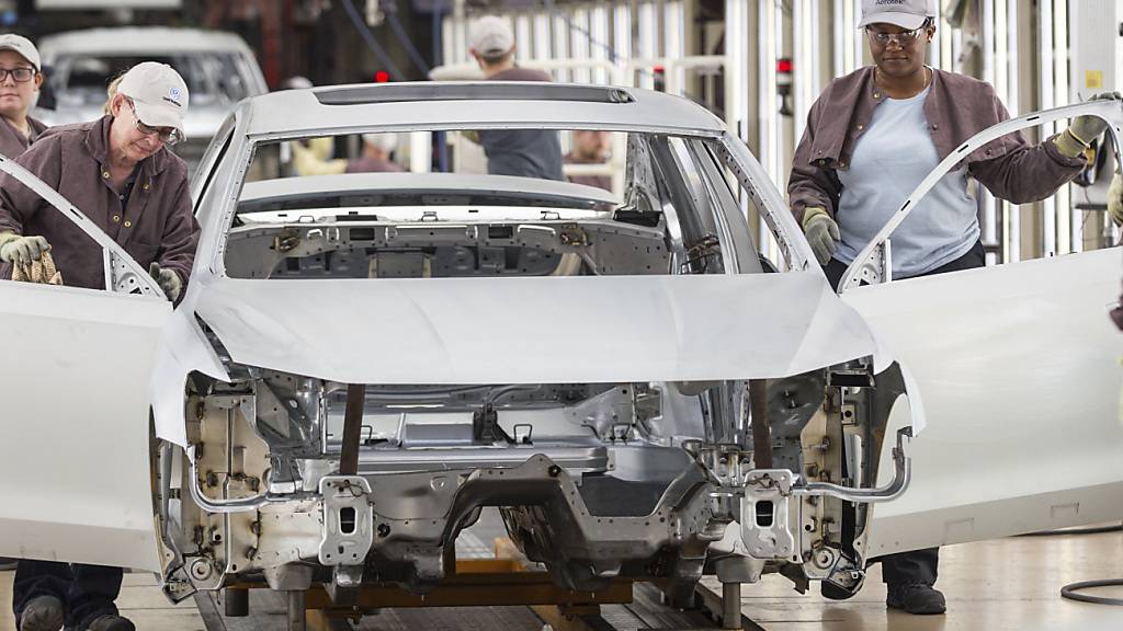 Die Bundesbank sieht die deutsche Wirtschaft nach einer rund zweijährigen Schwächephase langsam auf dem Aufwärtspfad. Ab der zweiten Jahreshälfte soll die deutsche Wirtschaft allmählich wieder Tritt fassen. (Symbolbild)