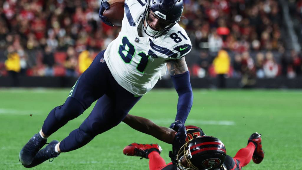 Nicht zu halten: Seattles Eric Saubert entwischt San Franciscos Abwehrspieler Upton Stout