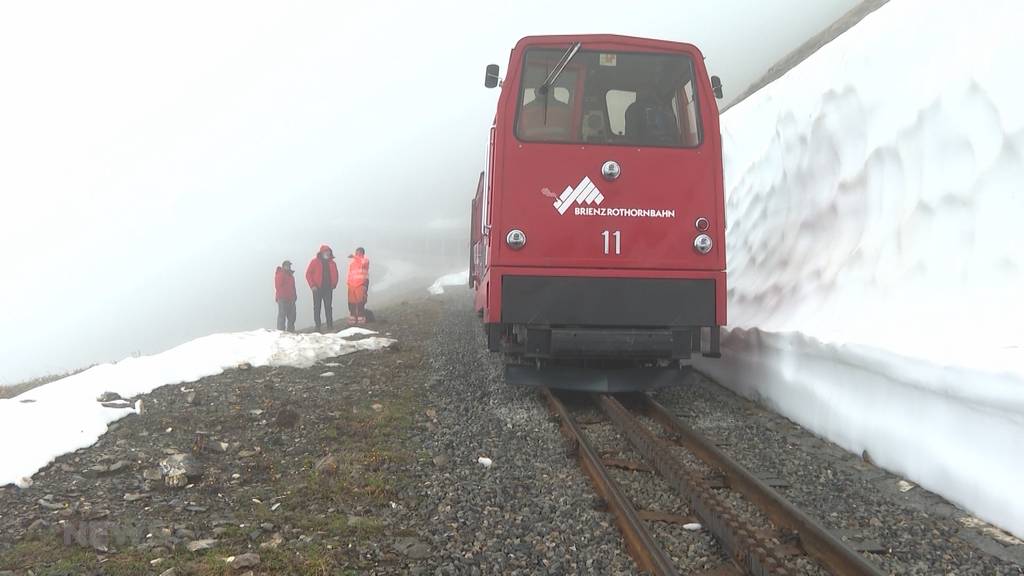 Viel Schnee im Juni: Start der Sommersaison der Brienzer Rothorn-Bahn verschoben