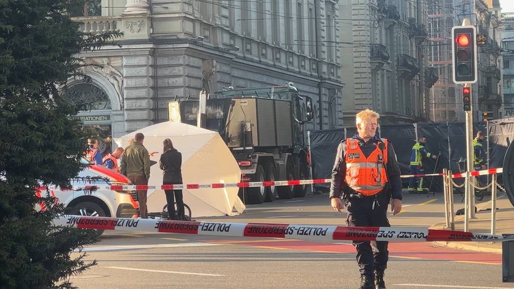 Velofahrer stirbt nach Zusammenstoss mit LKW in Luzern