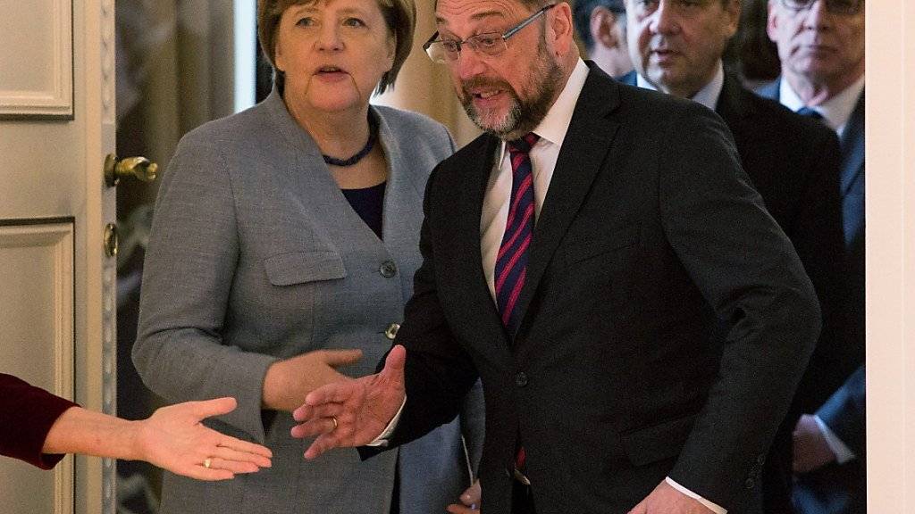 Auf Biegen und Brechen: Bundeskanzlerin und CDU-Parteichefin Merkel und SPD-Chef Schulz ringen in Berlin um eine grosse Regierungskoalition (in einer Aufnahme vom Mittwoch).