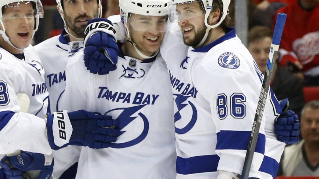 Holten mit Joel Vermin und Tanner Richard zwei Schweizer Spieler aus dem AHL-Farmteam in die NHL: die Tampa Bay Lightning