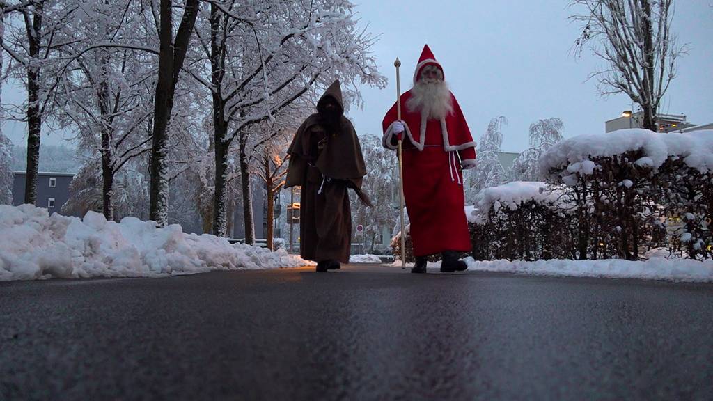 Samichlaus unterwegs - vom Gefängnis bis ins Kinderspital