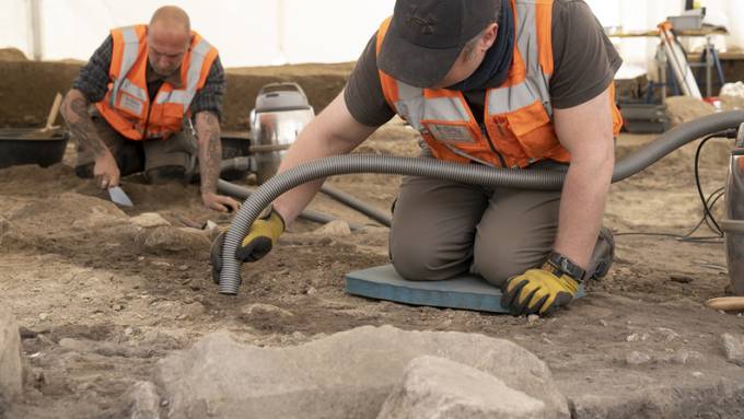 Ausgrabungen an jungsteinzeitlicher Fundstelle in Naters gestartet