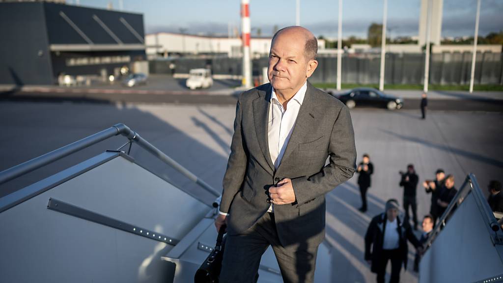 Deutschlands Bundeskanzler Olaf Scholz wird am Dienstag zu einem Solidaritätsbesuch nach Israel reisen. Foto: Michael Kappeler/dpa