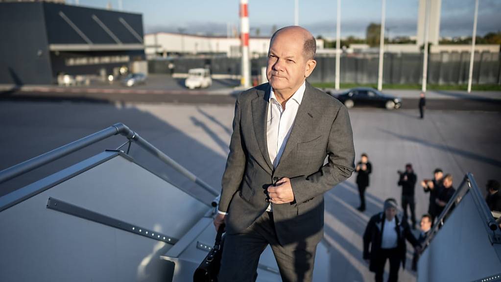 Deutschlands Bundeskanzler Olaf Scholz wird am Dienstag zu einem Solidaritätsbesuch nach Israel reisen. Foto: Michael Kappeler/dpa