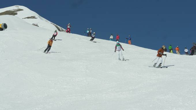 Skiplausch für den guten Zweck: Prominente Gesichter am «Ski4Kids» in Grindelwald