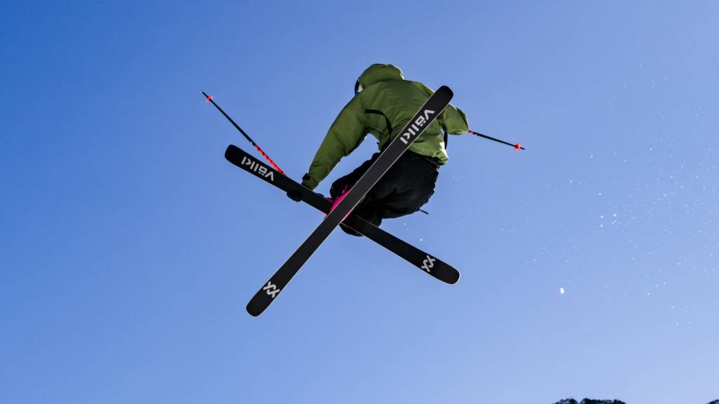 Andri Ragettli und Kim Gubser nehmen die erste Hürde