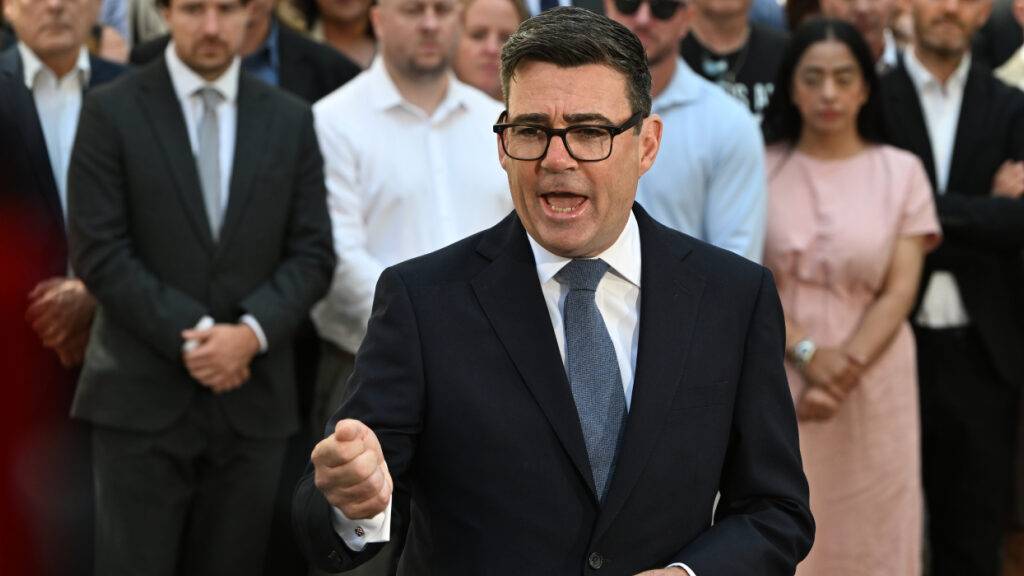 Der britische Premierminister Andy Burnham hält in der Downing Street Nr. 10 eine Rede, nachdem er König Charles III. getroffen hat. Foto: Thomas Krych/AP/dpa (Archivbild)