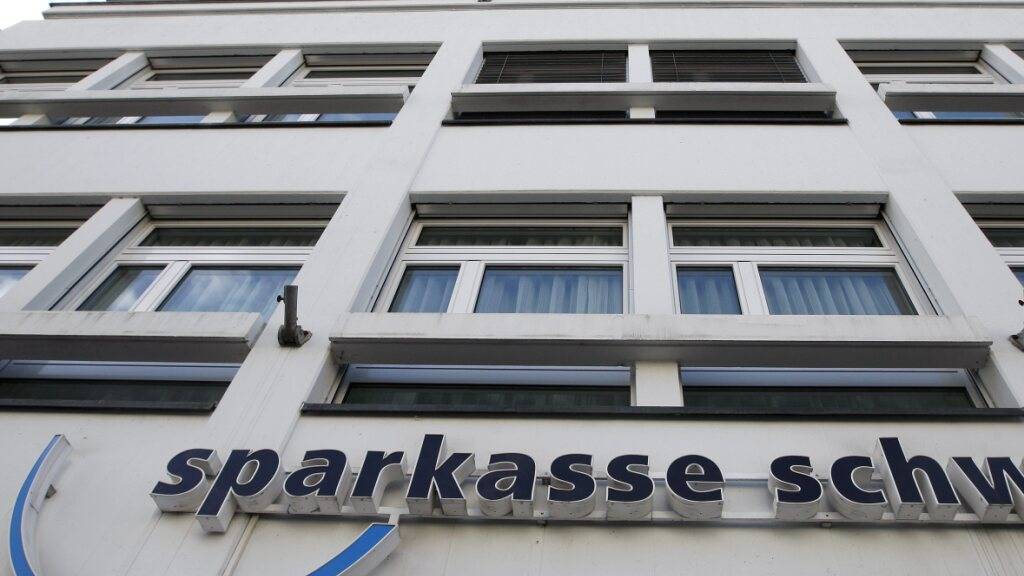 Die Sparkasse Schwyz verzeichnete 2025 einen tieferen Gewinn als im Vorjahr. (Archivbild)