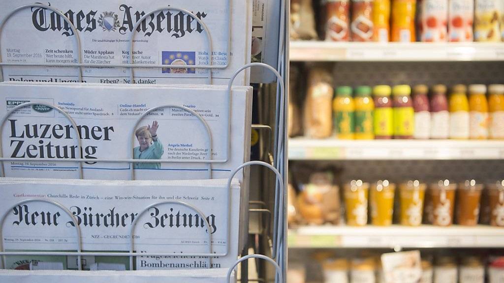 Mehr als die Hälfte der Medienkonsumenten und -konsumentinnen in der Schweiz bezahlt nicht mehr für Zeitungen. (Symbolbild)