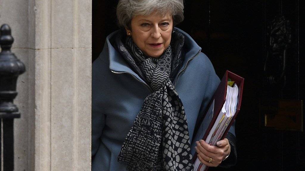 Eine Zollvereinbarung mit der EU im Gesetz soll es richten: Die britische Premierministerin Theresa May will die oppositionelle Labour-Partei doch noch von ihrem Brexit-Abkommen überzeugen. (Archivbild)