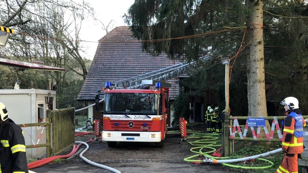 In einer Asylunterkunft im aargauischen Oftringen hat es am Freitagabend gebrannt. Im Einsatz standen drei Feuerwehren.