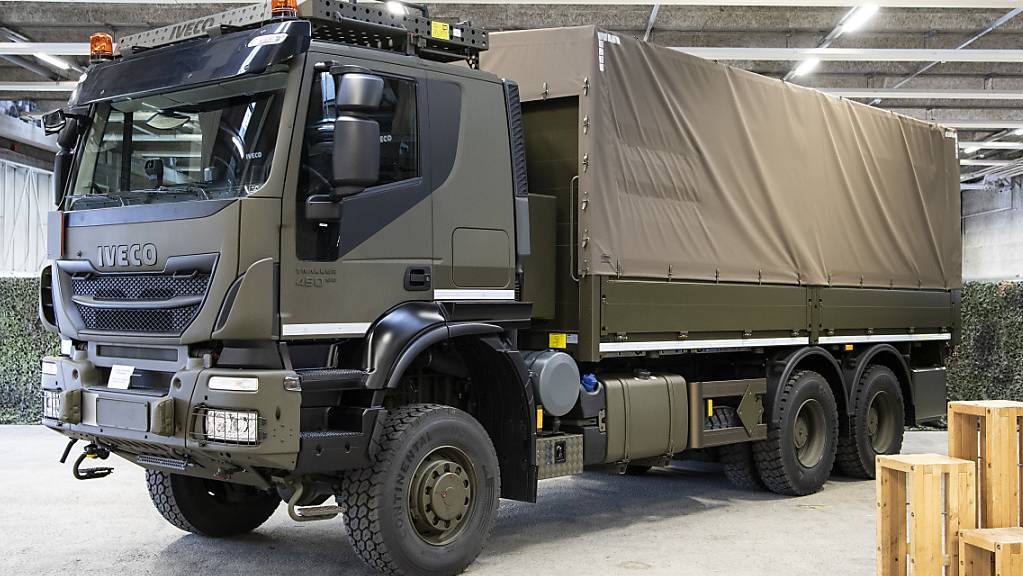 Mit dem Ja zur Armeebotschaft hat das Parlament unter anderem den Kauf von neuen Lastwagen zugestimmt. (Archivbild)