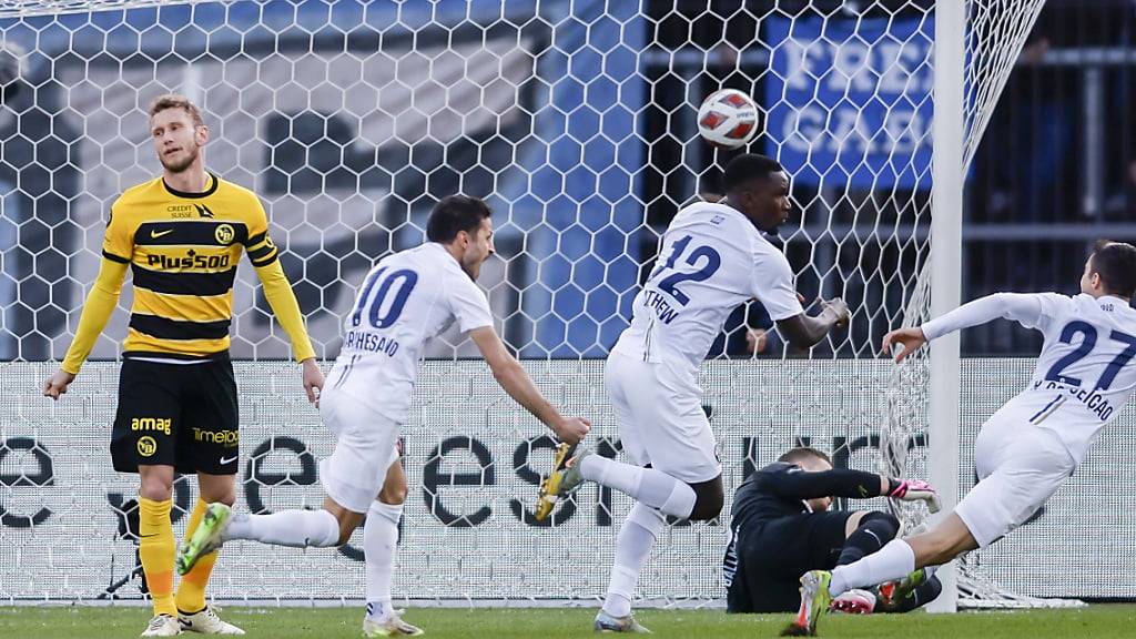 Ifeanyi Mathew (Nummer 12) erzielt gegen die Young Boys das schnellste Tor der Super-League-Saison