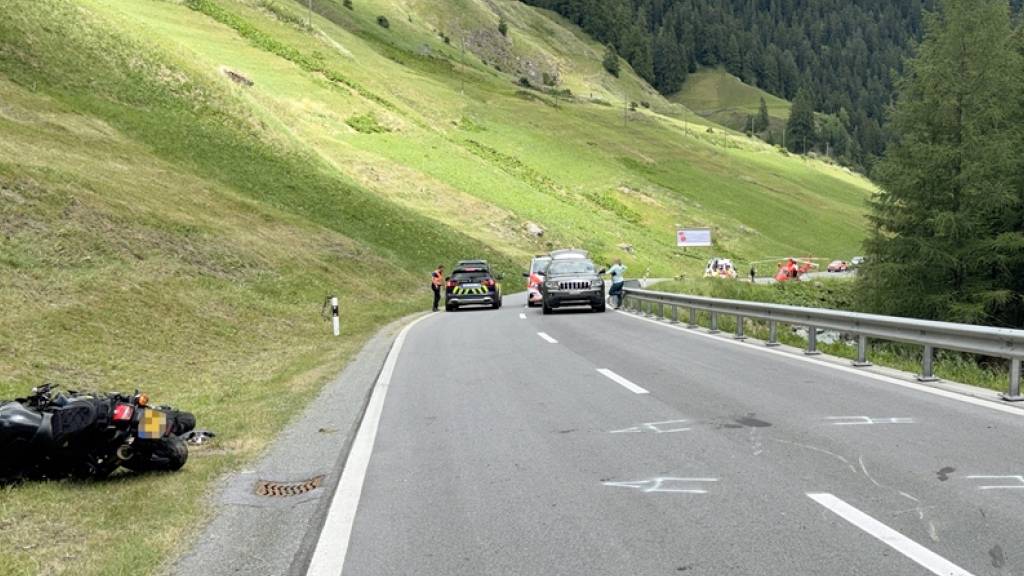 Zwei Verletzte bei Motorradunfall in Samnaun GR
