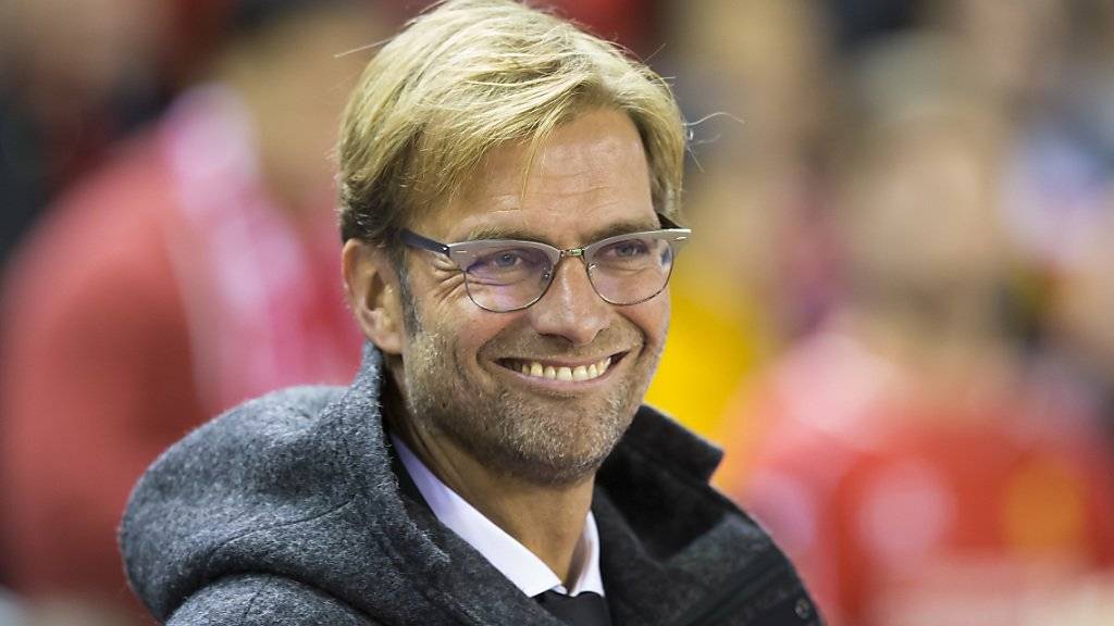Immer in Lachen im Gesicht, mit seinen grossen weissen Zähnen: Manchester Uniteds Trainerlegende Alex Ferguson zeigt sich beeindruckt vom neuen Liverpool-Coach Jürgen Klopp