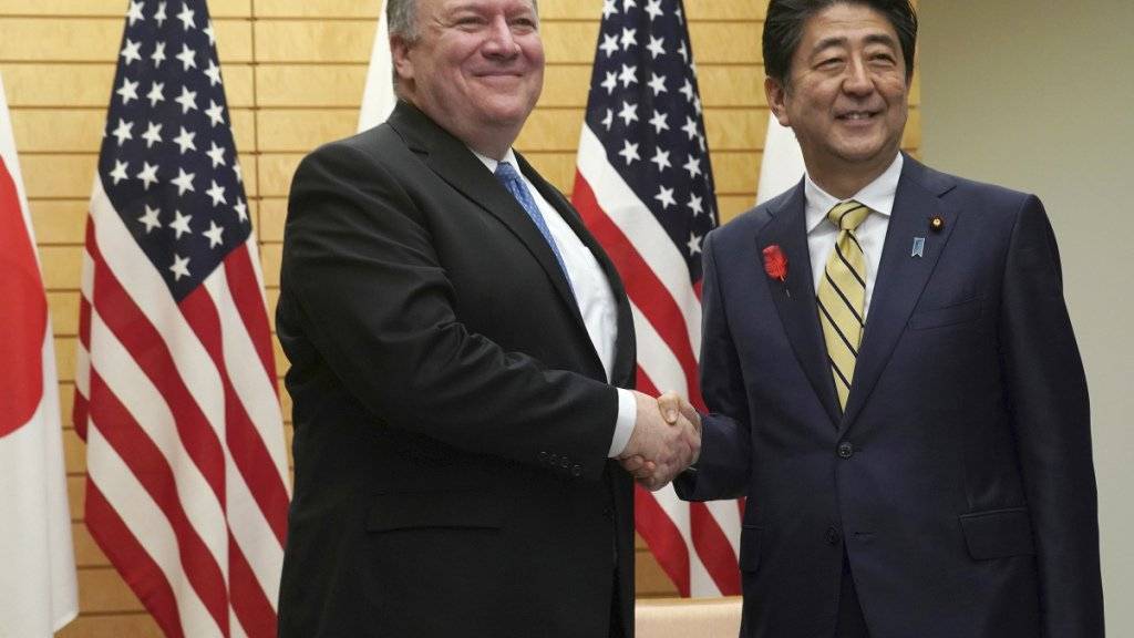 US-Aussenminister Pompeo ist in Tokio mit Japans Regierungschef Shinzo Abe zusammengetroffen. Am Sonntag will er nach Pjöngjang weiterreisen.