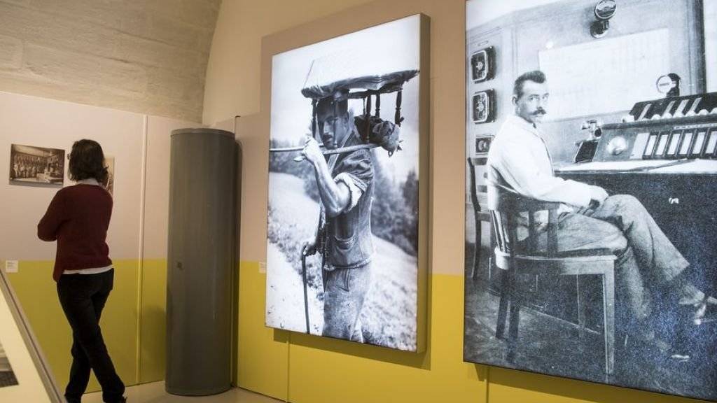 Blick in die Ausstellung «Die Arbeit. Fotografien von 1860 bis heute» im Schloss Prangins.