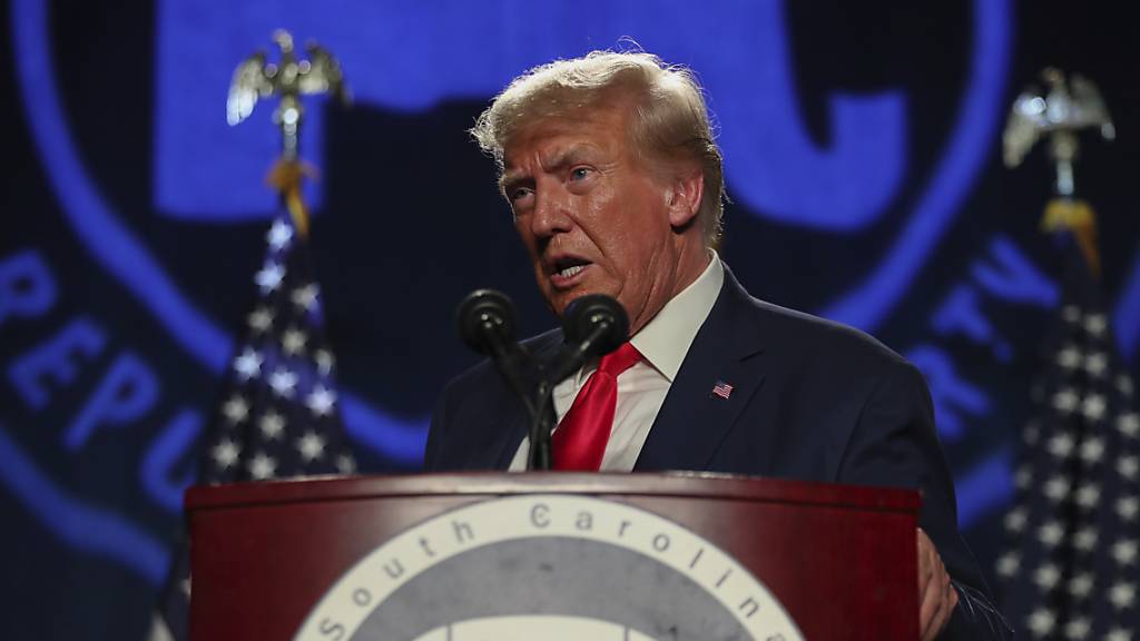 Donald Trump spricht bei der 56. jährlichen Silver Elephant Gala. Foto: Artie Walker Jr./AP/dpa