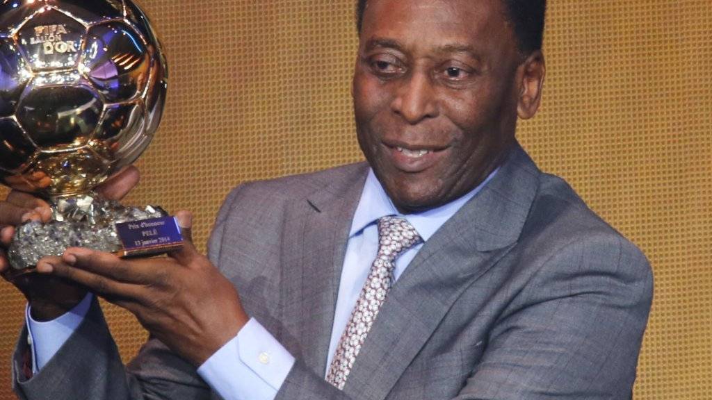 Der heute 75 Jahre alt werdende Brasilianer Pelé erhielt im Januar 2014 von der FIFA ehrenhalber einen Ballon d'Or.