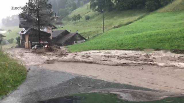 Unwetter setzt Emmental unter Wasser