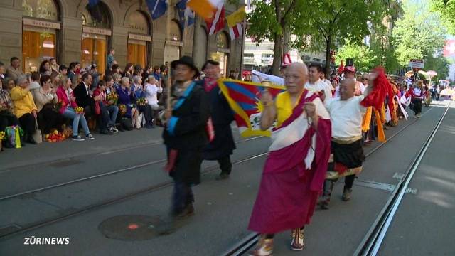 Tibeter am Sechseläuten-Umzug