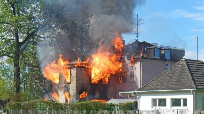 Verstorbener Hausbewohner legte Brand