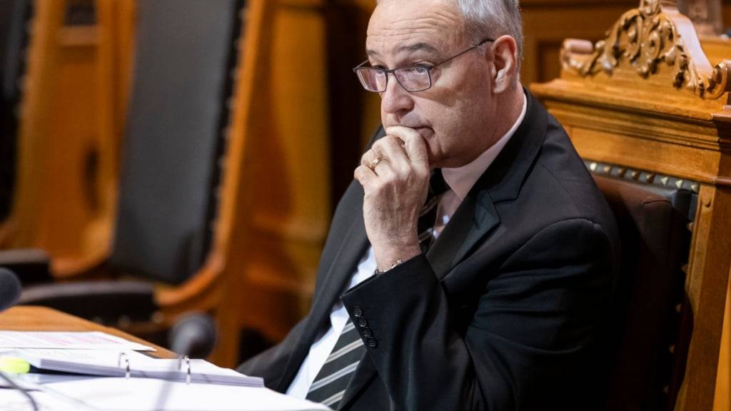 Wirtschaftsminister Guy Parmelin findet eine Kontrolle von Übernahmen von Schweizer Unternehmen durch ausländische Investoren überflüssig. Der Ständerat hat einer entsprechenden Vorlage dennoch zugestimmt.