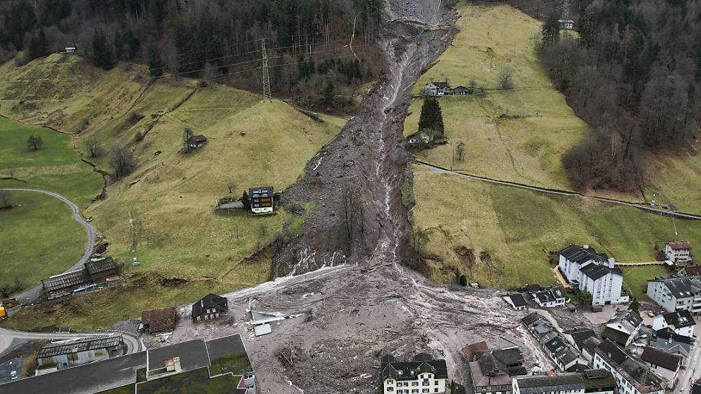 Der Erdrutsch in Schwanden verursachte einen grossen Teil der Kosten durch Unwetterschäden im Jahr 2023. (Archivbild)