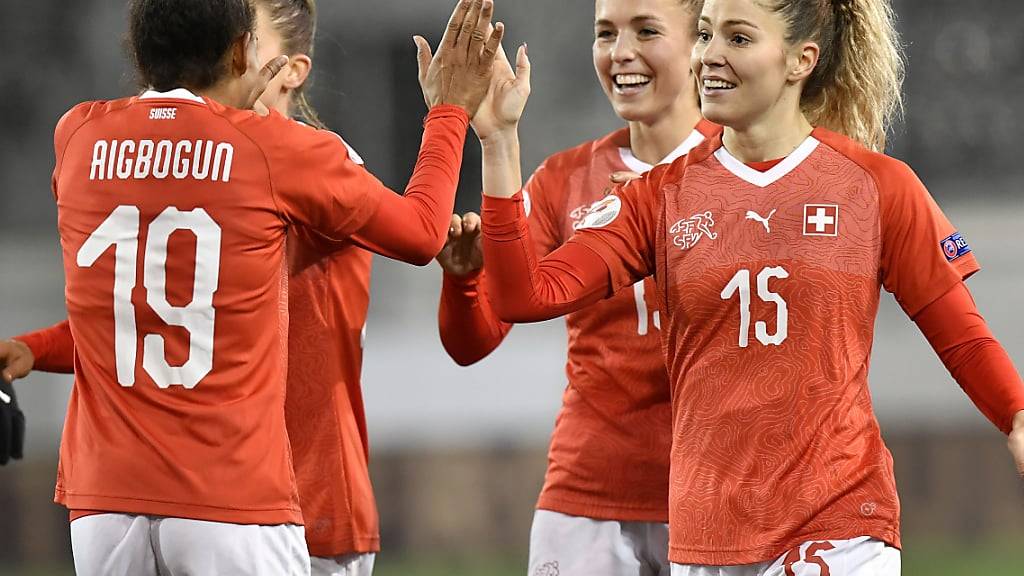 Der Bundesrat will die Frauen-Fussball-Europameisterschaft, die 2025 in der Schweiz stattfindet, mit vier Millionen Franken unterstützen. (Archivbild)