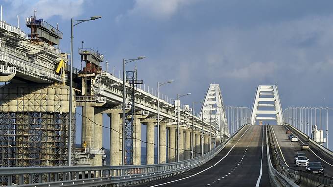 Verkehr auf Krim-Brücke wegen «Notfall» unterbrochen