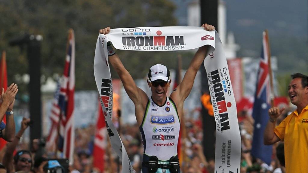Frederik Van Lierde (hier beim Gewinn der Ironman-WM 2013 auf Hawaii) wurde gut eine Woche vor dem Ironman Südafrika in Port Elizabeth von Jugendlichen bewusstlos geschlagen