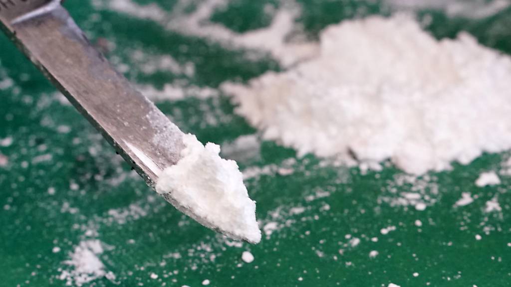 Der beschuldigte Mann transportierte über längere Zeit insgesamt 6,3 Kilogramm Kokain. (Symbolbild)