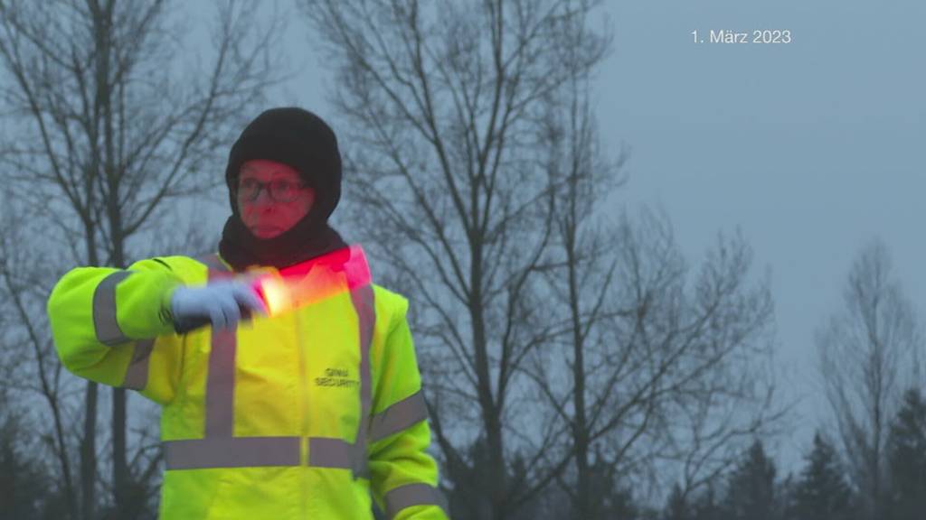 Verkehrslotsin beruhigt Verkehr in Buchrain