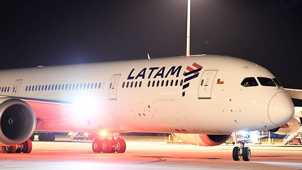Die Coronakrise fordert ein weiteres Opfer im Luftverkehr: Die chilenische Latam hat Gläubigerschutz beantragt. (Archivbild)