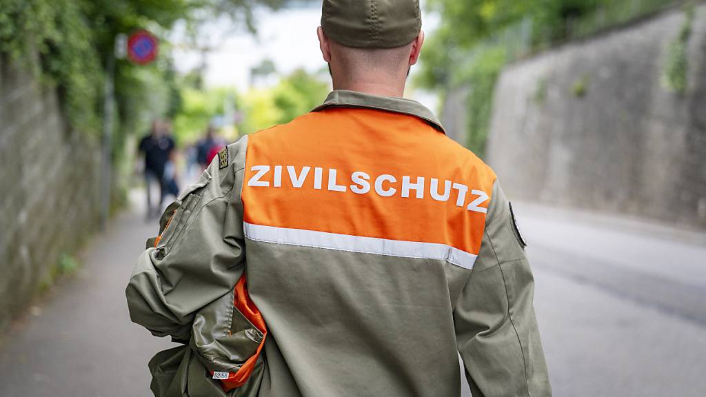 Hat eine Zivilschutzorganisation zu wenig Personal, will der Ständerat Zivildienstleistende vorübergehend zum Zivilschutz schicken. (Themenbild)