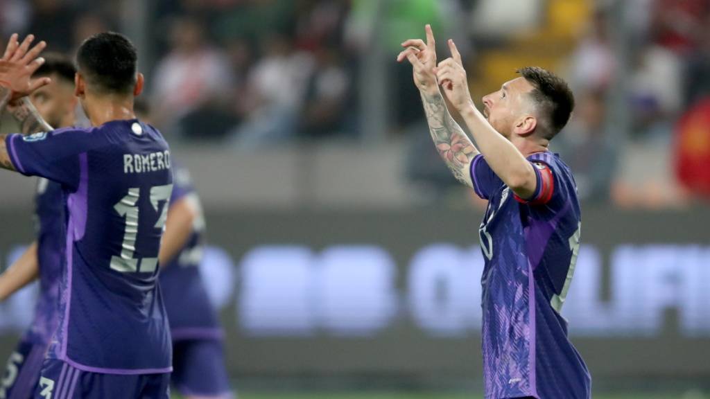 Lionel Messi erzielt beide Treffer für Argentinien