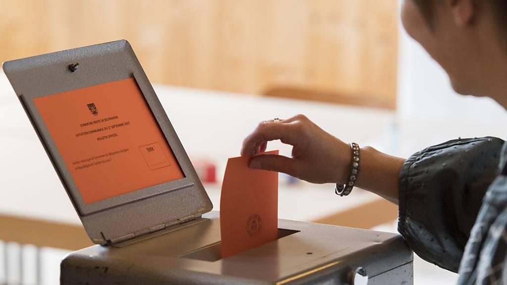 Ein Ehepaar ist wegen seiner Teilnahme an der Abstimmung zum Kantonswechsel der Gemeinde Moutier verurteilt worden. (Symbolbild)