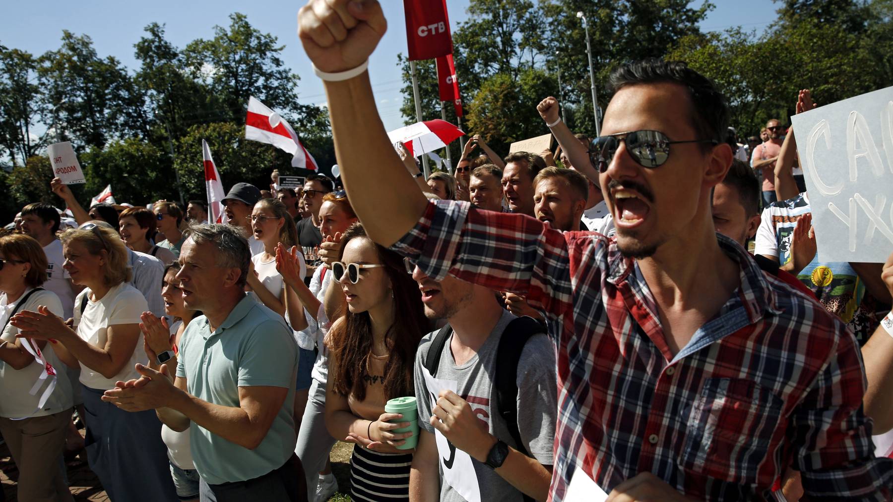 In Minsk fordern Demonstrierende den Rücktritt von Präsident Alexander Lukaschenko.